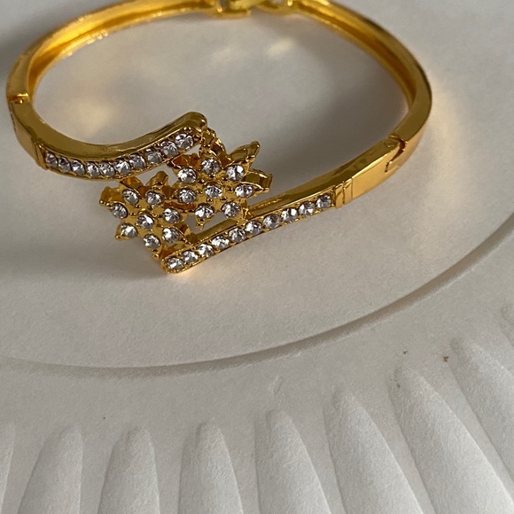 New! Flowers Bracelet CZ crytsal - Picture 2 of 5